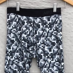 Nike Pro Hyperwarm Glitch Geometric Print Leggings